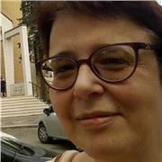 Docente di italiano per stranieri impartisce lezioni. Prima lezione gratuita. Obiettivo: sviluppo della competenza comunicativa